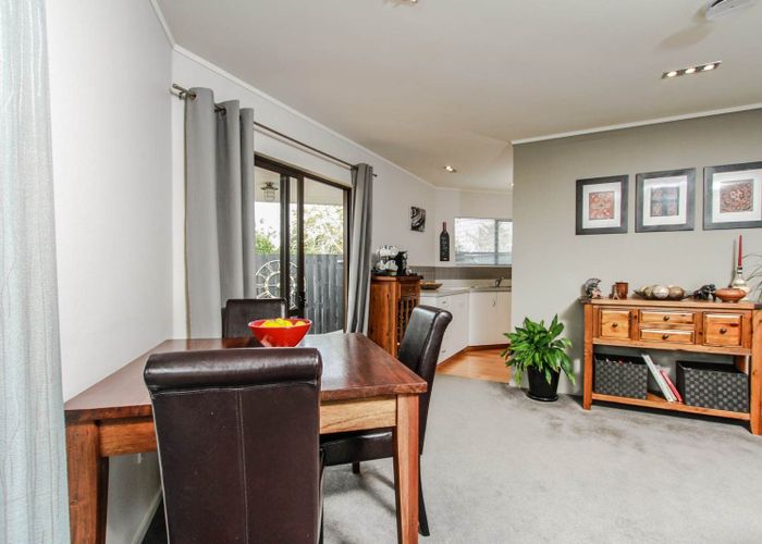  at 2/275 Hobsonville Road, Hobsonville, Waitakere City, Auckland