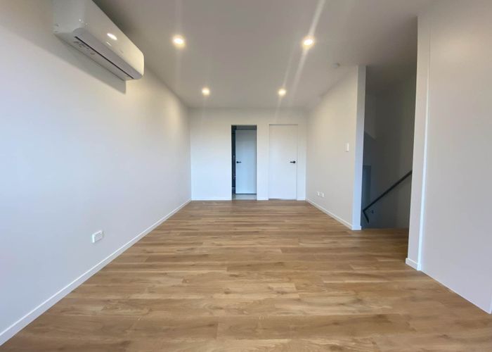  at 20B Ransom Smyth Drive, Goodwood Heights, Manukau City, Auckland
