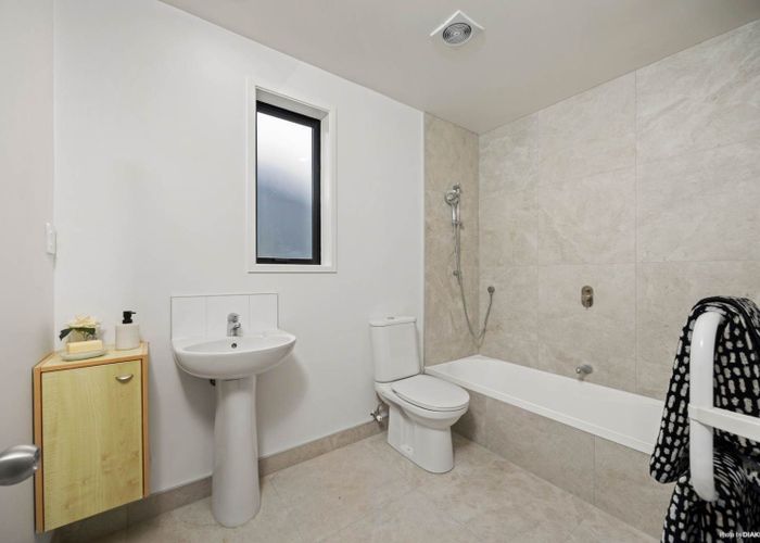  at 16/69 Target Road, Totara Vale, North Shore City, Auckland
