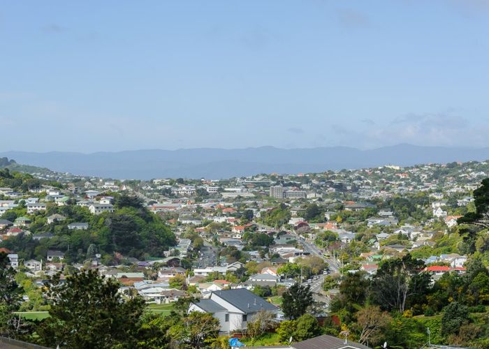  at 82 Thurleigh Grove, Karori, Wellington