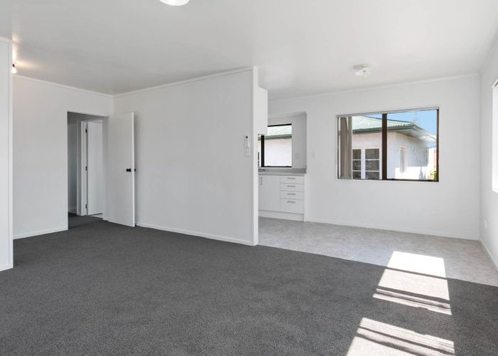  at 2/26 Queen Mary Avenue, New Lynn, Auckland