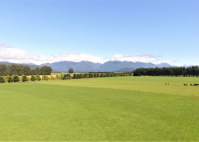  at Lot 4, 1725B Manapouri Te Anau Highway, Manapouri, Southland, Southland