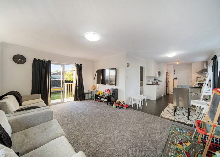  at 4 Orville Place, Mangere, Manukau City, Auckland
