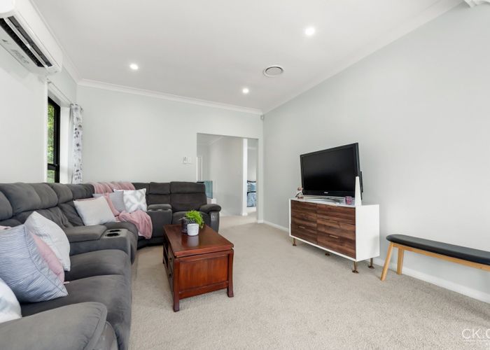  at 24 Miromiro Rd, Normandale, Lower Hutt, Wellington
