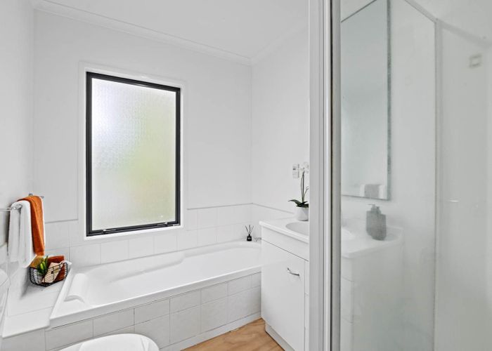  at 7A Erica Road, Sunnynook, Auckland