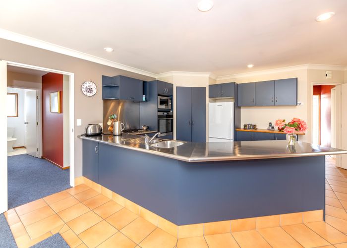  at 61 Chesterfield Mews, Russley, Christchurch