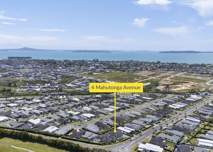  at 4 Mahutonga Avenue, Beachlands, Auckland