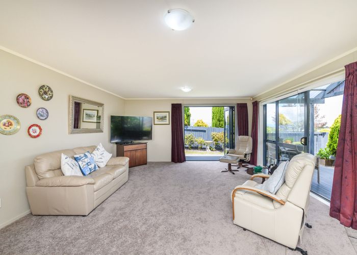  at 6 Logan Views, Kelvin Grove, Palmerston North