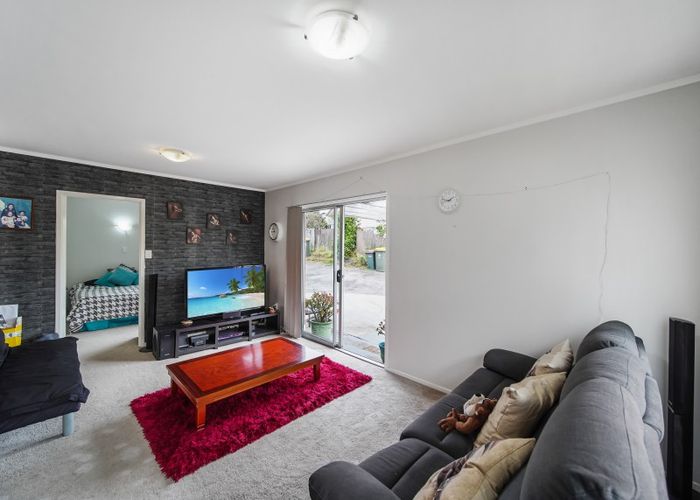  at 1/123 Gossamer Drive, Pakuranga Heights, Auckland
