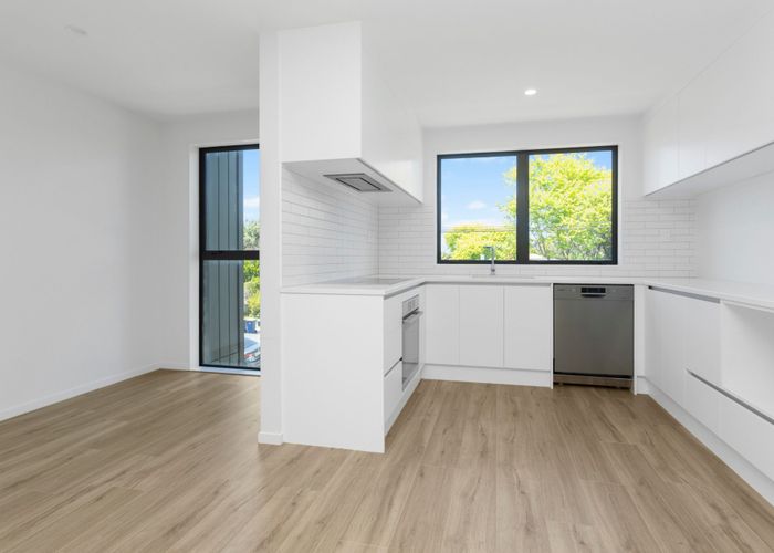  at 5 Te Uru Lane, Takapuna, Auckland