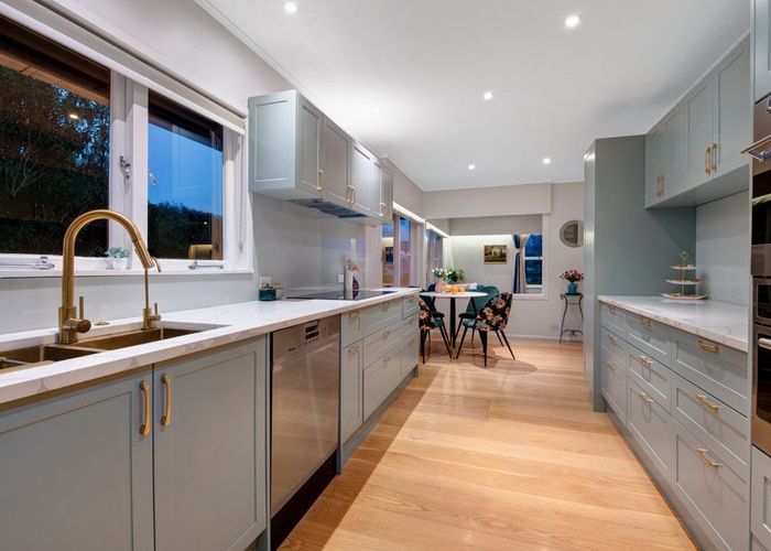  at 10 Seine Road, Forrest Hill, North Shore City, Auckland