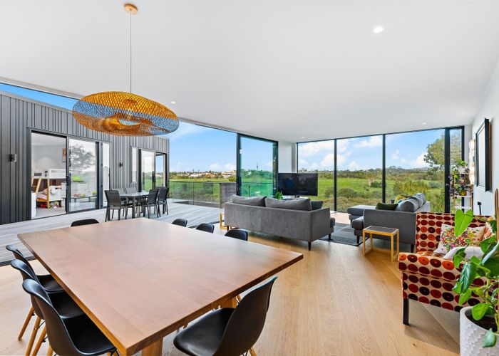  at 10 Lister Street, Point Chevalier, Auckland City, Auckland