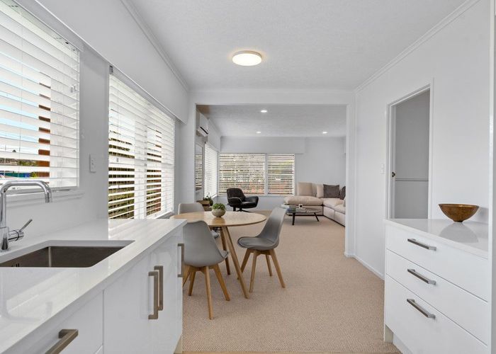  at 1/18 Shakespeare Road, Milford, North Shore City, Auckland