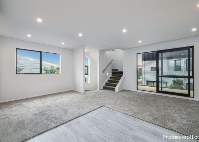  at 5/17 Kingdale Road, Henderson, Auckland