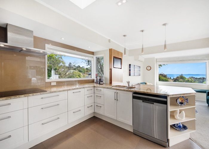  at 33 Bleakhouse Road, Mellons Bay, Manukau City, Auckland