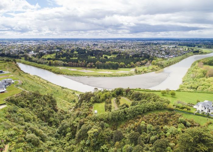  at 76 Cashmere Drive, Fitzherbert, Palmerston North