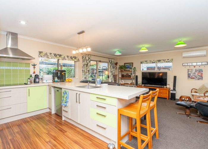  at 3 Nottingham Drive, Hamilton East, Hamilton