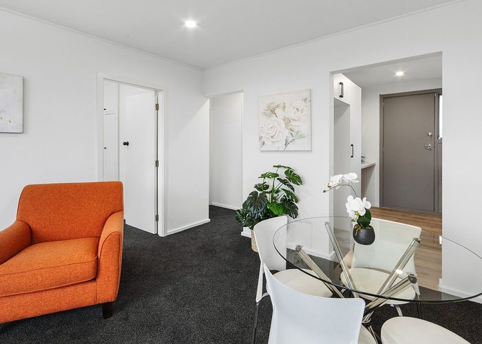  at 2/560 Hereford Street, Linwood, Christchurch City, Canterbury
