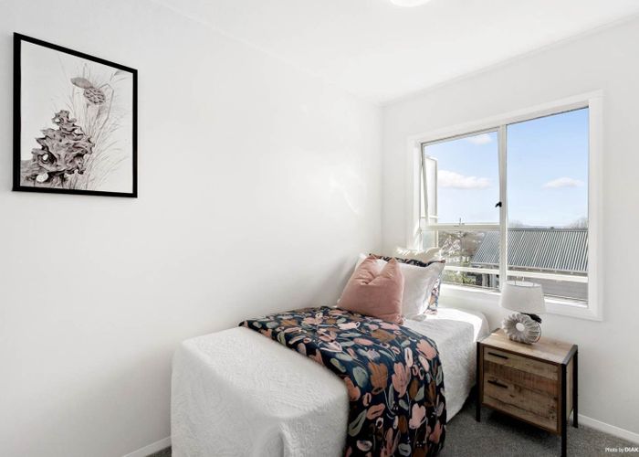  at 2/29 Fairview Road, Mount Eden, Auckland
