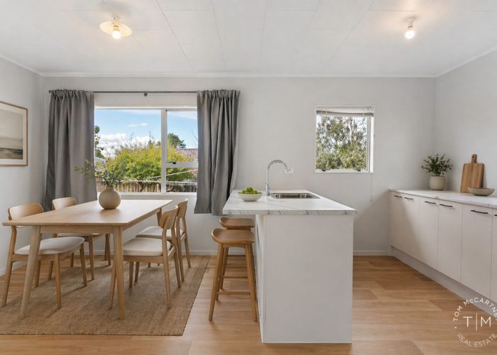  at 5 De Bloge Place, Clendon Park, Auckland