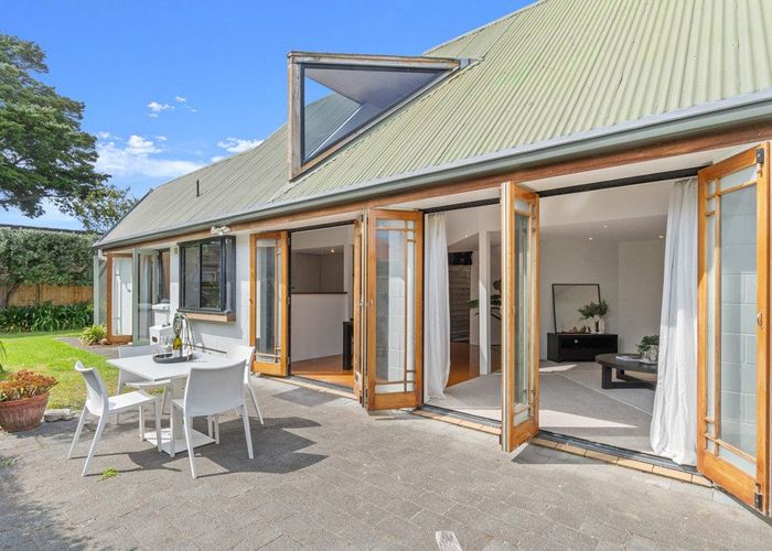  at 19B Harbour View Road, Point Chevalier, Auckland