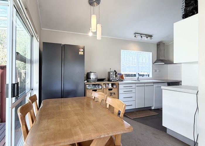  at 2/29 Seine Road, Forrest Hill, Auckland