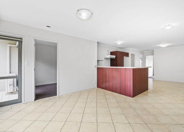  at 18/120 Beach Haven Road, Beach Haven, North Shore City, Auckland