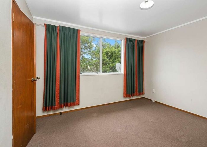  at 104 Kemp Road, Massey, Waitakere City, Auckland