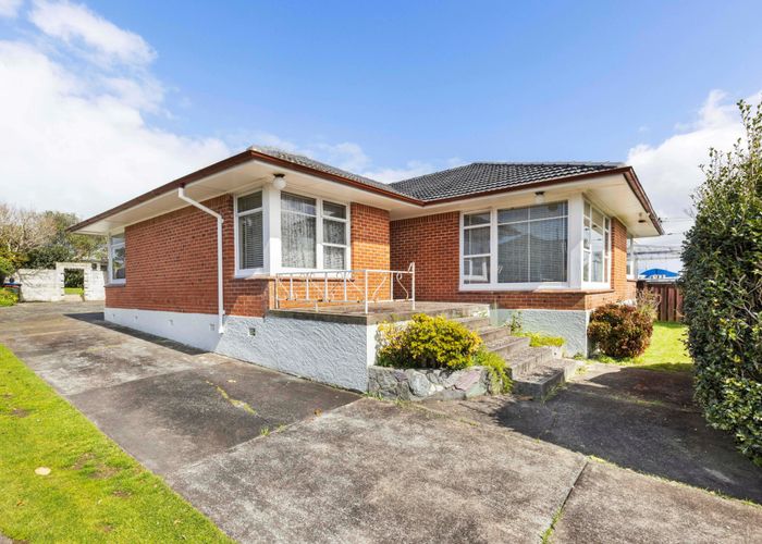  at 33 Donovan Street, Blockhouse Bay, Auckland City, Auckland