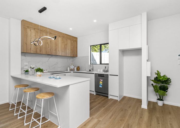  at 20F Fairdene Avenue, Henderson, Waitakere City, Auckland