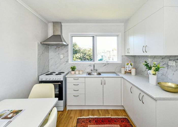  at 2/10 Mahon Place, Papatoetoe, Manukau City, Auckland