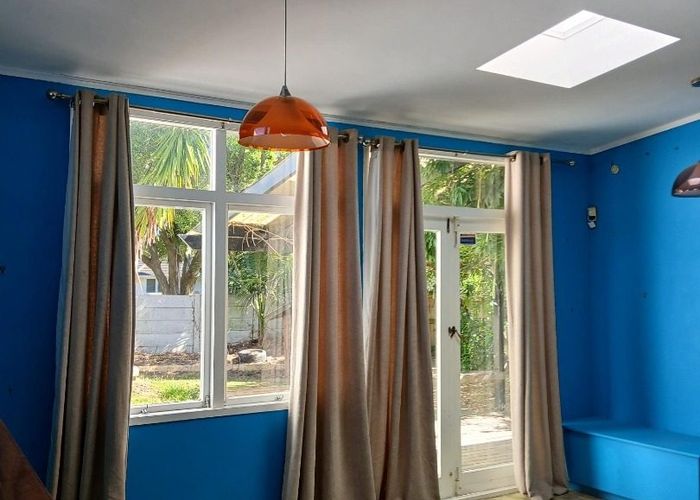  at 2/64 Park Avenue, Papatoetoe, Auckland
