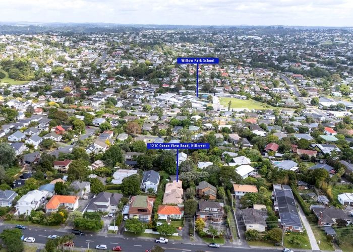  at 121C Ocean View Road, Hillcrest, North Shore City, Auckland