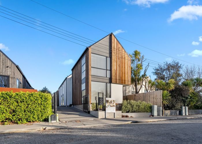  at 2/10 Hurley Street, City Centre, Christchurch City, Canterbury