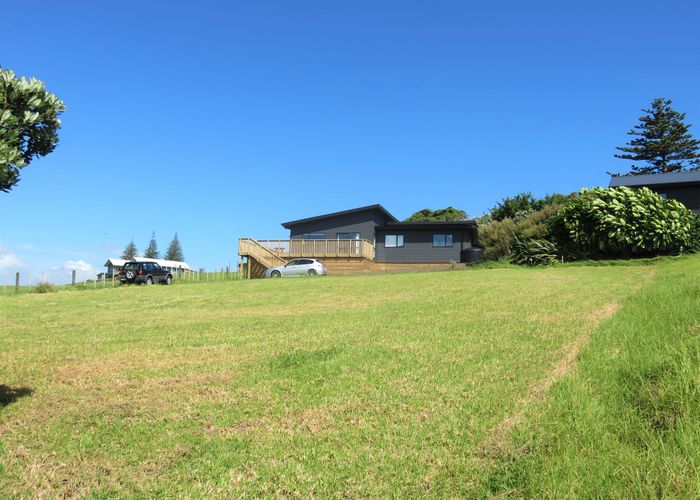 For sale 2 Gillespie Drive, Baylys Beach, Kaipara, Northland homes