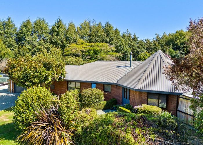  at 9 Ashford Grove, Rapaura