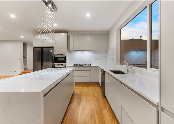  at 9B Lydia Avenue, Northcote, Auckland