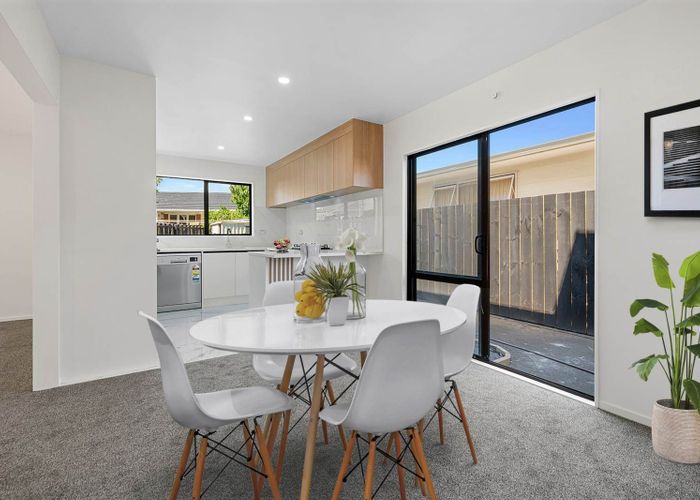  at 2/27 Buckingham Crescent, Papatoetoe, Manukau City, Auckland