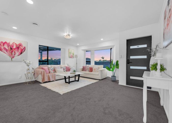  at 8 Glen Osborne Terrace, Flat Bush, Manukau City, Auckland