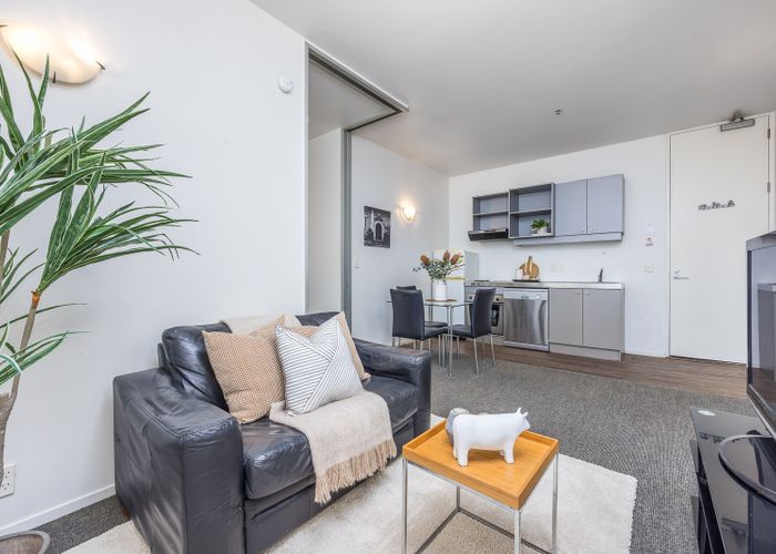  at 607/105 Queen Street, Auckland Central, Auckland