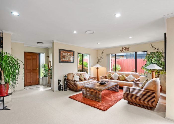  at 54 Peninsula Road, Mangere, Manukau City, Auckland
