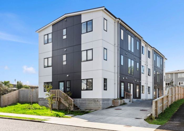  at 102/4 Richards Avenue, Papatoetoe, Manukau City, Auckland