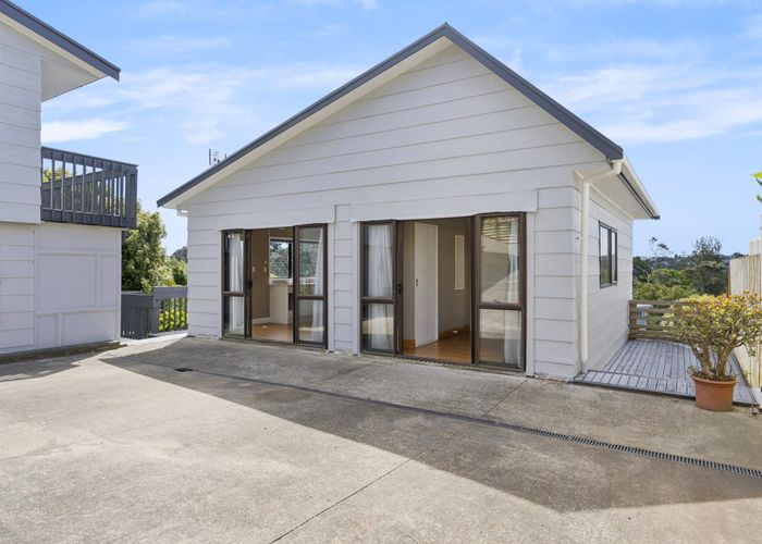  at 34 Capilano Place, Glenfield, North Shore City, Auckland