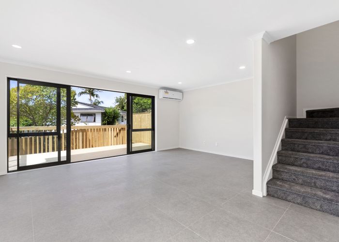  at 10A neilon place, Northcross, North Shore City, Auckland