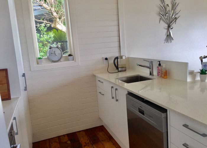  at 6 Carlton Crescent, Maraetai, Auckland