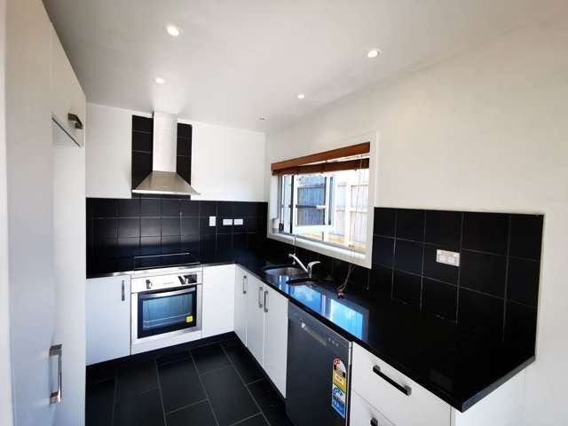  at 63 Sheridan Drive, New Lynn, Waitakere City, Auckland