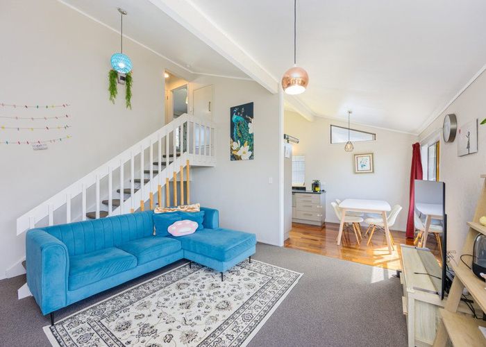  at 1/4 Newstead Avenue, Browns Bay, Auckland