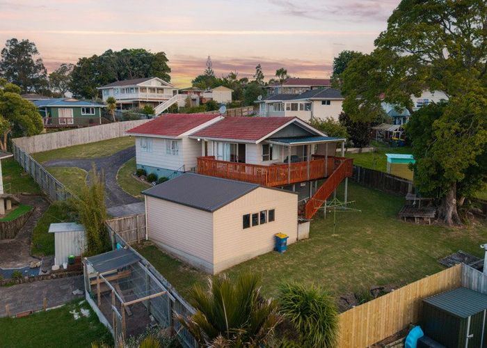  at 11 Seakens Way, Glen Eden, Waitakere City, Auckland