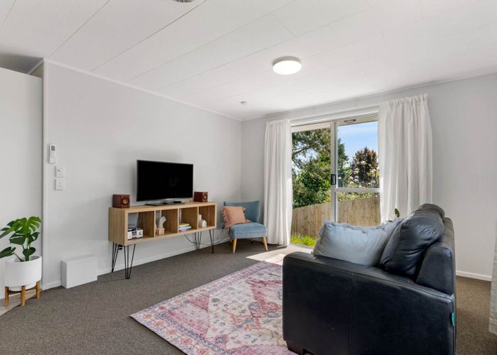  at 2/63 Rosier Road, Glen Eden, Auckland