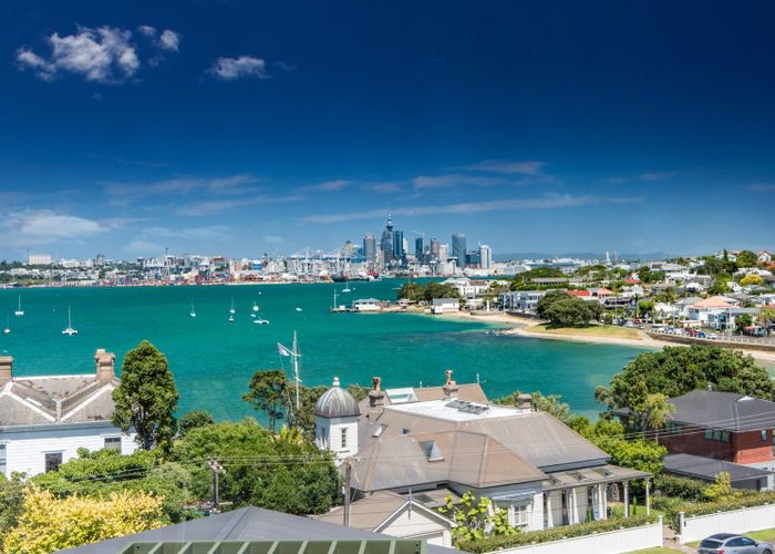 at 19 Jubilee Avenue, Devonport, Auckland